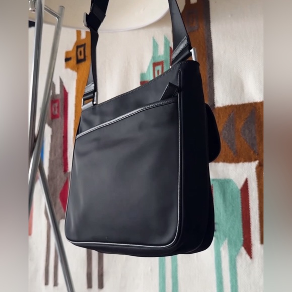 Prada Re-Nylon and Saffiano leather shoulder bag - Picture 8 of 13